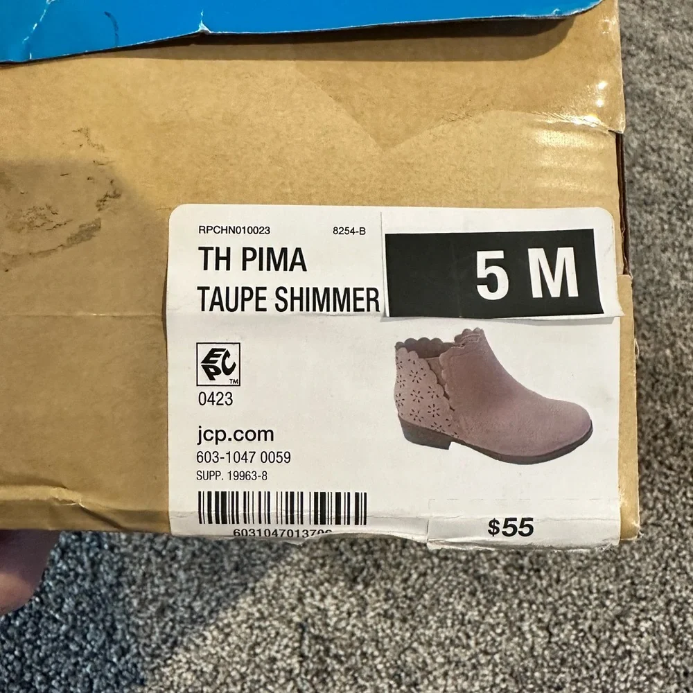 Thereabouts Girls Pima Stacked Heel Booties - Size 5 - New W/Tags - Color Taupe